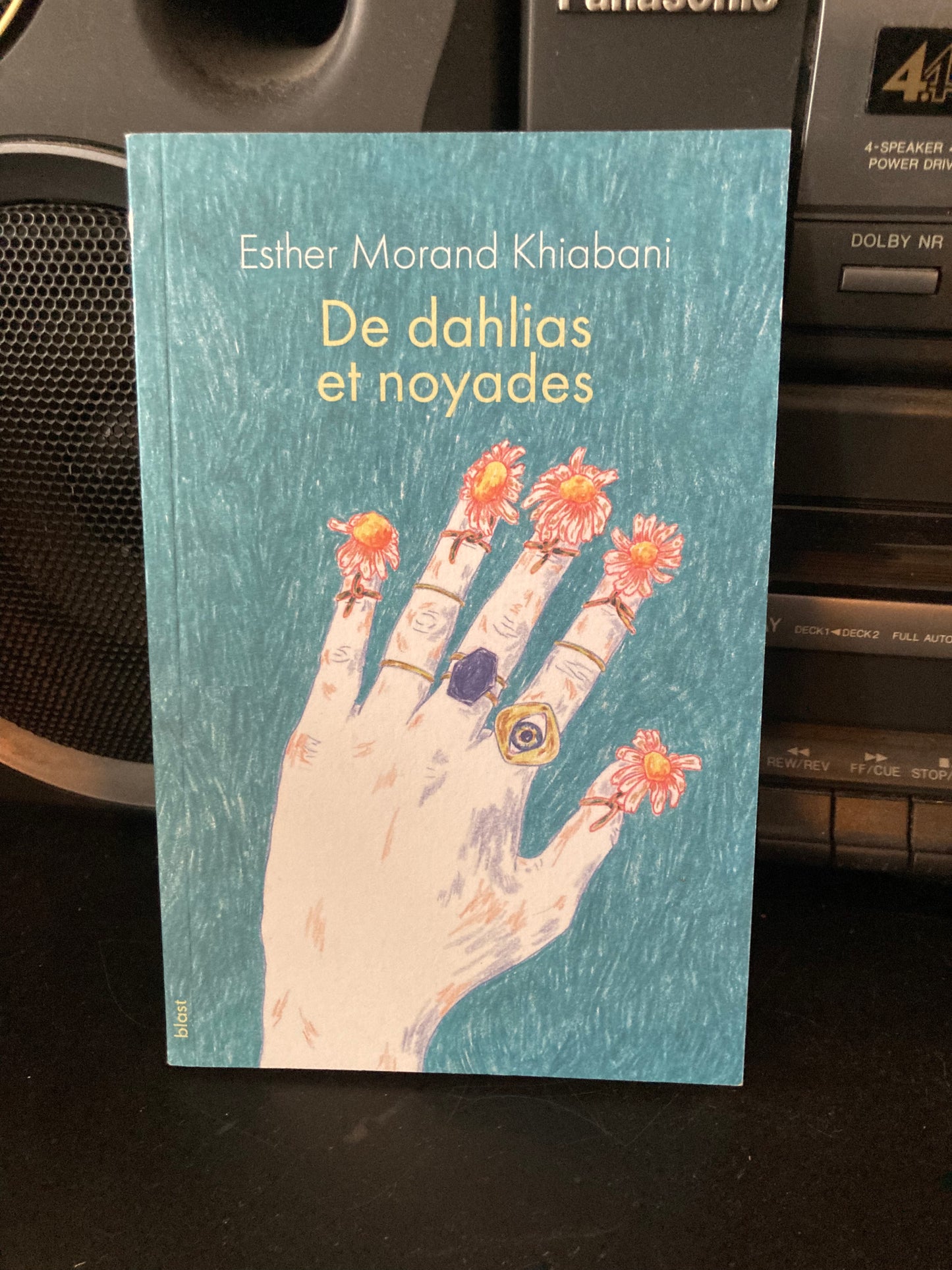 De dahlias et noyades (Esther Morand Khiabani)